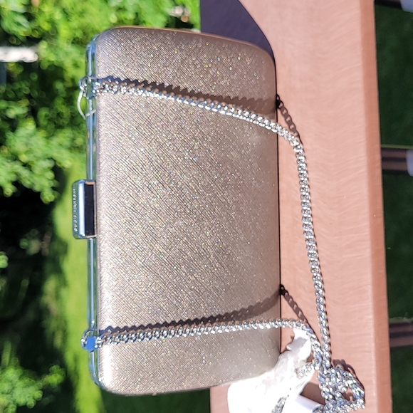 MICHAEL KORS NWT AUTHENTIC ELSIE LEATHER FLAT CROSSBODY! - Picture 2 of 8